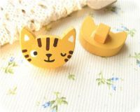cute wooden button blinking cat kawaii 1 pc