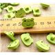 s�sser kleiner Holzknopf zwinkender Frosch 1 St�ck