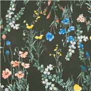gr&uuml;ner japanischer Blumenbatist Stoff mit wundersch&ouml;nen bunten Wiesenblumen